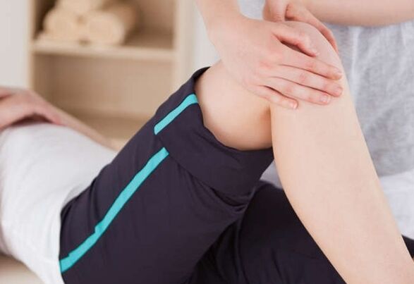 massage des articulations du genou pour l'arthrose